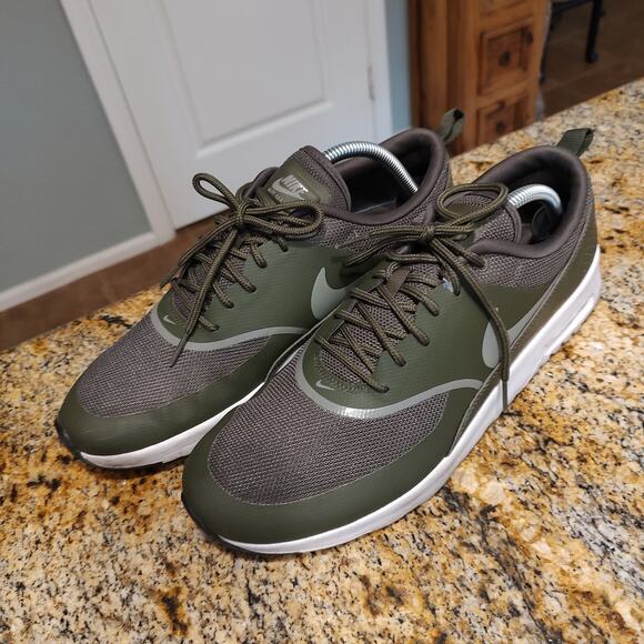 Nike Air Max Tavas Shoes US Mens Size 12 599409-310 Olive Green - Picture 1 of 12